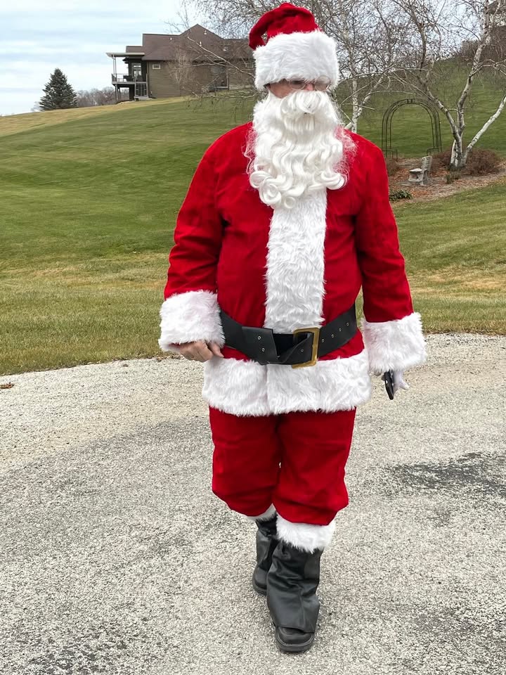 We found Santa hitching a flight in Anamosa!
