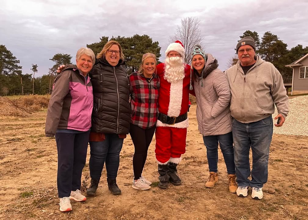 We found Santa hitching a flight in Anamosa!