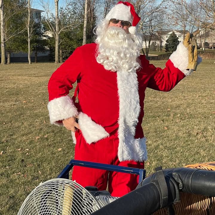 Thank you Santa for helping me get my balloon inflated.
