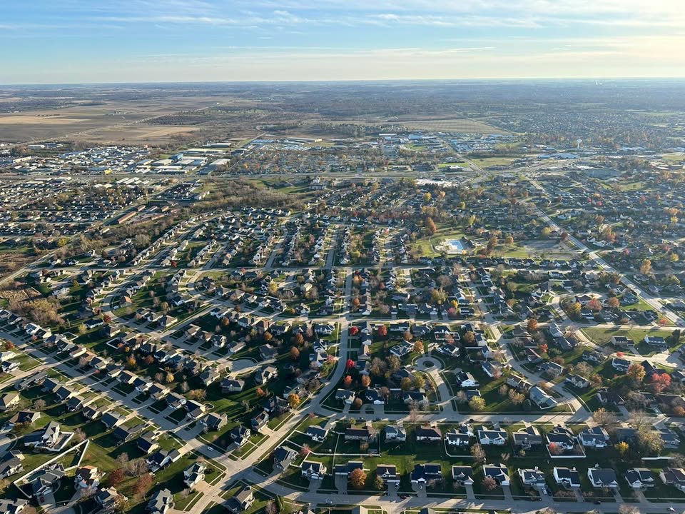 Beautiful flight over Marion.